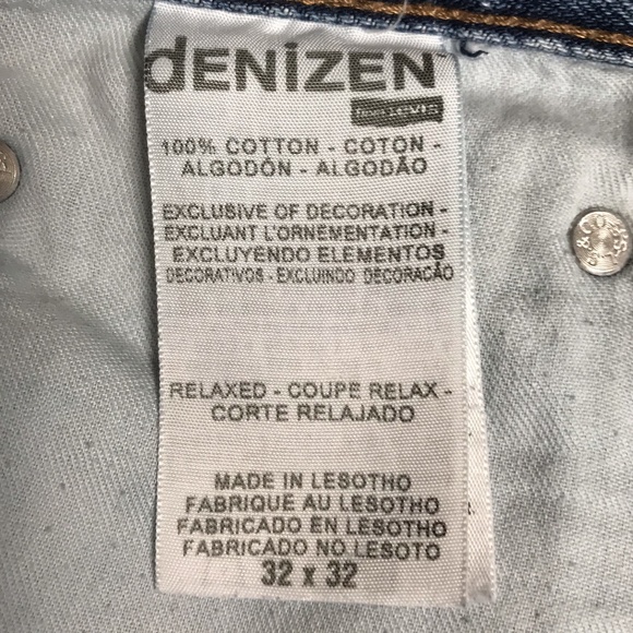 Vintage Levi's high rise destroyed shorts - Picture 12 of 13